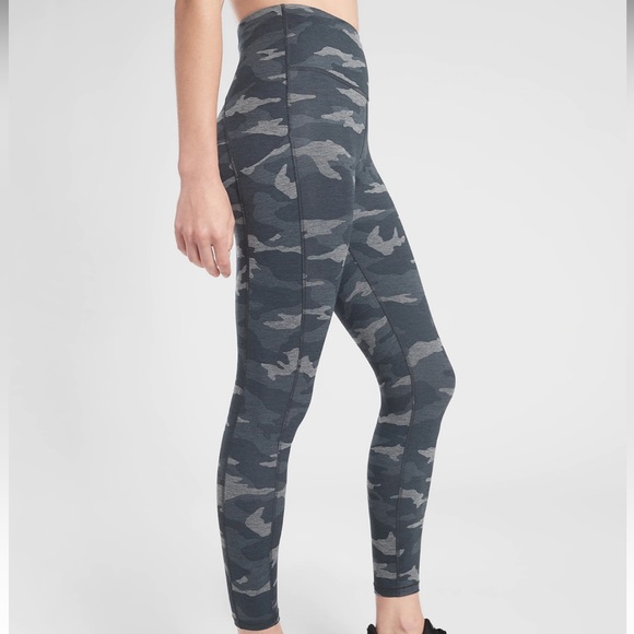 Athleta Ultimate Stash Pocket Camo 7/8 Tight - Picture 1 of 4